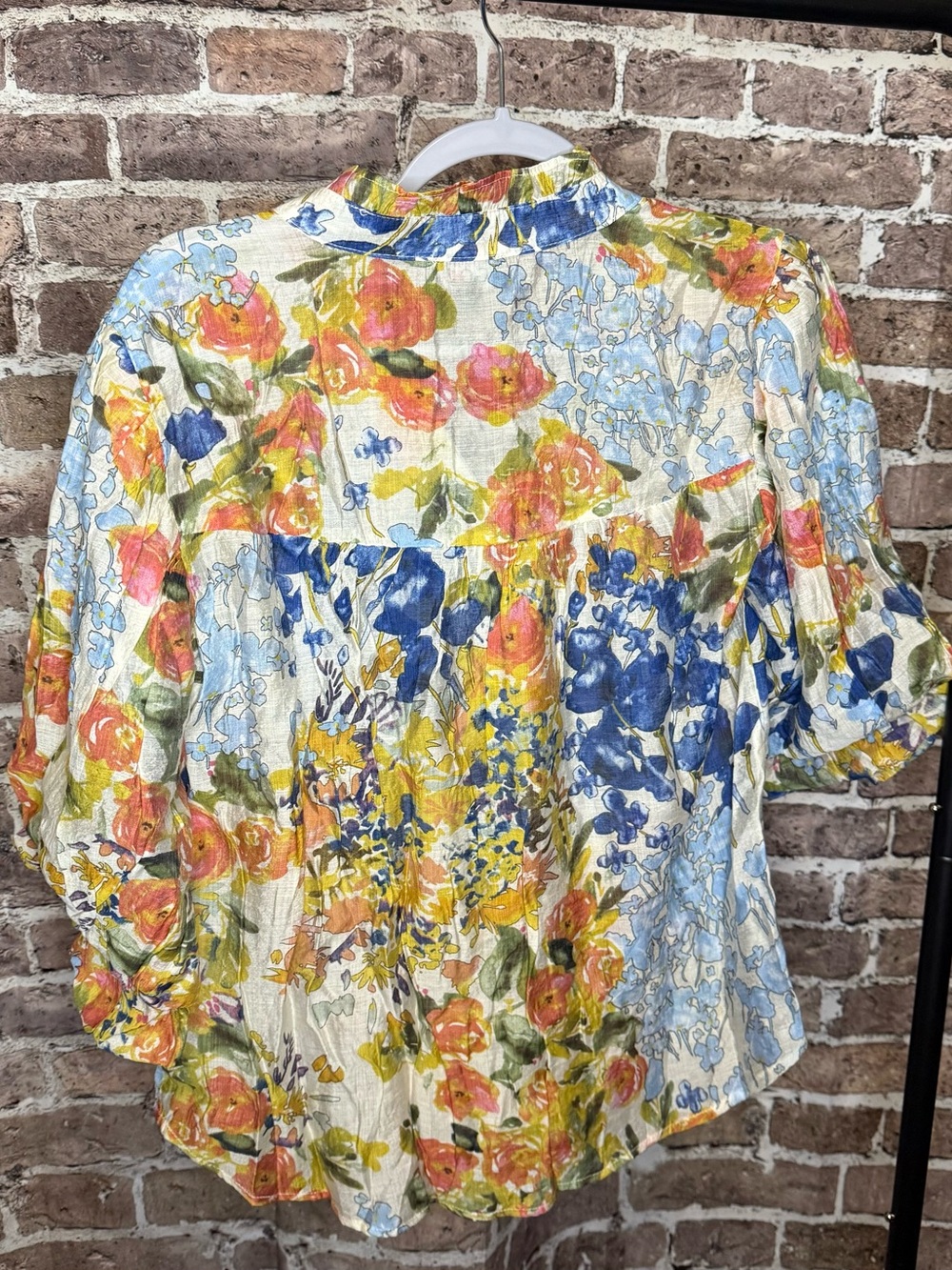 GIGI Floral Button-Front Blouse in Multicolor Floral Print - Picture 2 of 3